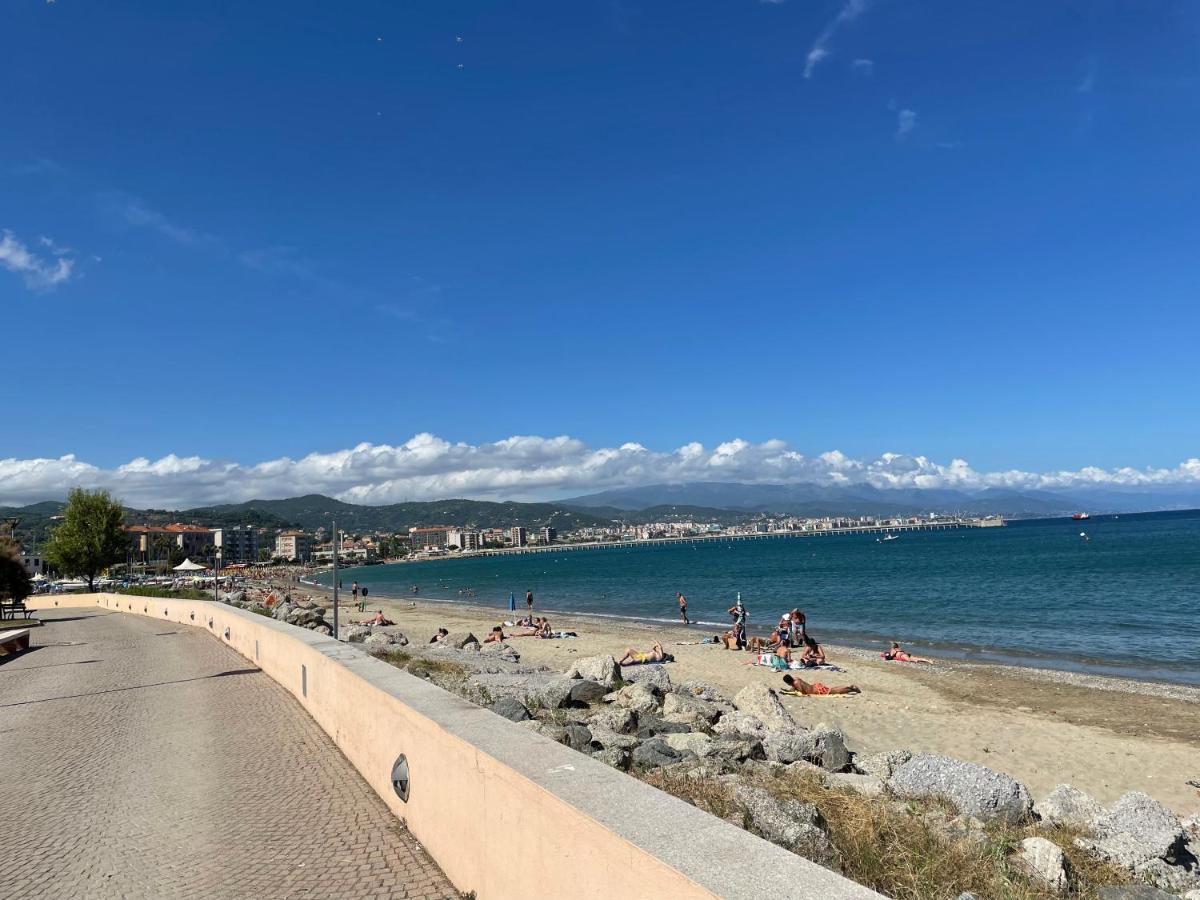 Summer Vado Ligure Eksteriør billede
